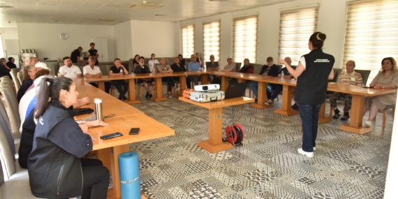Kepez’den Huzurevi sakinlerine afet bilinci eğitimi