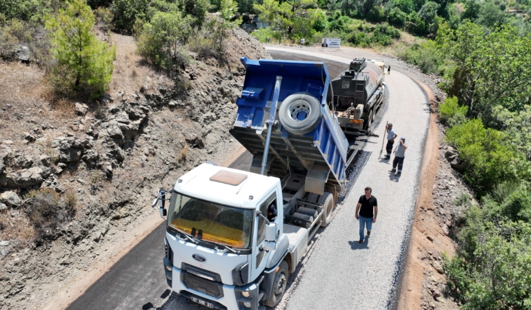 Alanya Şıhlar Mahalle yolu asfalta kavuştu (8)
