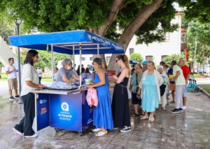 Antalya Büyükşehir Belediyesi’nin geleneksel aşure ikramları devam ediyor (3)