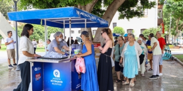 Antalya Büyükşehir Belediyesi’nin geleneksel aşure ikramları devam ediyor (3)