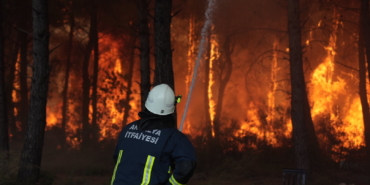 Antalya Büyükşehir ekipleri yangınlara anında müdahale etti (2)
