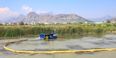 Boğaçayı yüzeyinde yetişen sucul otlar haftanın 7 günü temizleniyor (5)