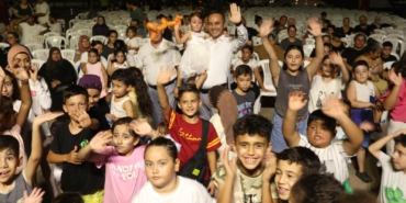 Cocuklar,-Cankayada-Sahne-Kepez-ile-costu_6