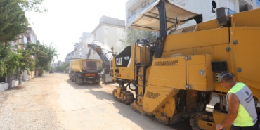 Yeni-Emek-Mahallesinde-5-sokakta-yollar-yenileniyor_3
