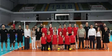 nilufer-belediyespor-eker-kadin-voleybol-takimi-yeni-sezon-hazirliklarina-basladi-1753973055-558_lar.webp
