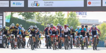 sakarya-da-nefes-kesen-sampiyona-genc-pedallar-zirve-icin-yaristi-1753003002-759_large.webp.webp