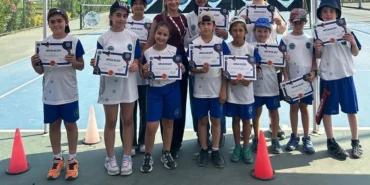 yaz-spor-okullari-nda-cocuklar-sertifikalarina-kavustu-1752916192-161_large.webp.webp