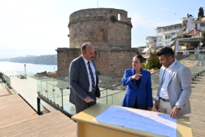 Başkan Vekili Özdemir Hıdırlık Kulesi çalışmalarını inceledi (10)
