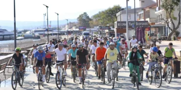 bursa-da-bisiklet-tutkunlari-mudanya-da-bulustu-1755414131-3_large.webp.webp