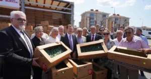 istanbul-dan-ciftcilere-5-yilda-70-milyon-fide-destegi-1755599944-345_large.webp.webp