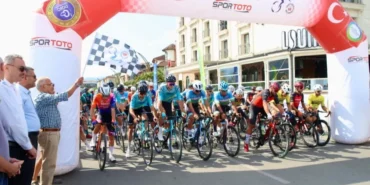 ordu-da-uluslararasi-bisiklet-heyecani-1756135588-669_large.webp.webp