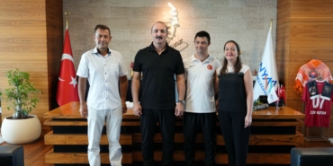 BAŞKAN KOTAN’DAN MİLLİ YÜZÜCÜYE DESTEK (3)