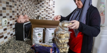 Büyükşehir’in çölyak hastalarına gıda yardımı sürüyor (4)