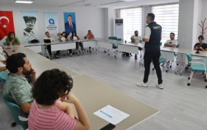 Gençlik Merkezi’nde gençlere “Siber Güvenlik Ve Dijital Farkındalık” eğitimi (2)