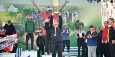 memduh-buyukkilic-tan-kayseri-yari-maratonu-na-davet-1758256932-541_large.webp.webp