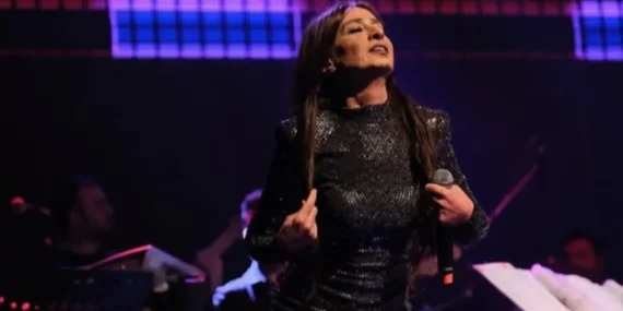 Yıldız Tilbe Sahne De Fenalaştı, Hayranlar Panikledi!