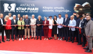 15. Antalya Kitap Fuarı kapılarını açtı (12)