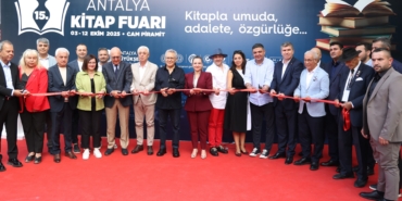 15. Antalya Kitap Fuarı kapılarını açtı (12)