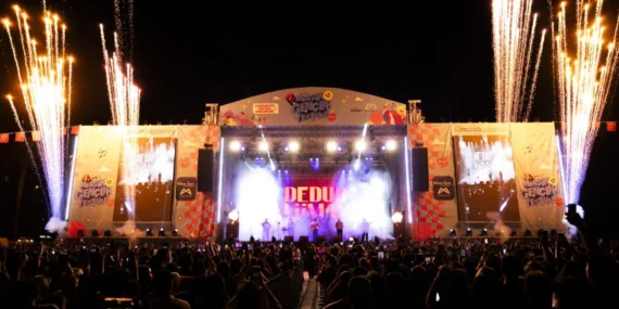 4-mersin-genclik-festivali-doludizgin-basladi-1761387516-875_large.webp.webp