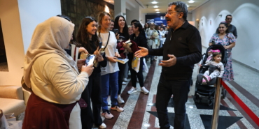 Ahmet Ümit, Antalya Kitap Fuarı’nda okurlarıyla buluştu (24)