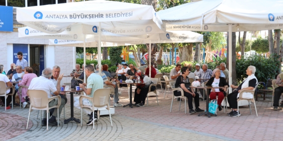 Alanya Emekli Kahvesine Emeklilerden Tam Not (4)