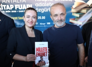 Antalya Kitap Fuarı’nda hafta sonu yoğunluğu yaşandı (20)