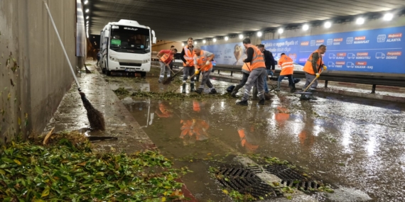Büyükşehir ekiplerinden hızlı müdahale (6)
