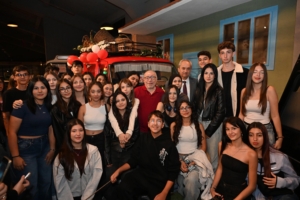 Cicek-Abbas,-yillar-sonra-Kepezde-minibusuyle-bulustu_2