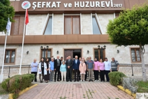 Kaymakam-Dervisoglu-ve-Baskan-Kocagoz,-Sefkat-ve-Huzurevini-ziyaret-etti_4