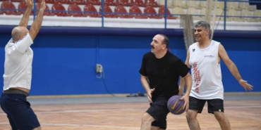 YENİ TESİSTE İLK MAÇ BAŞKAN KOTAN’DAN (1)