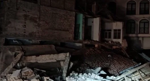 afad-dan-hasarli-ve-riskli-yapi-uyarisi-1761597889-799_large.webp.webp