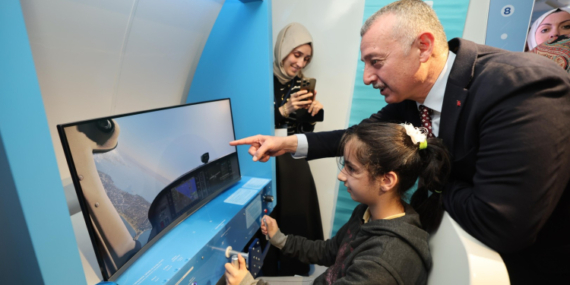 bilimin-yeni-rotasi-ucakpark-kapilarini-acti-4-1761218229-609-x750.jpeg