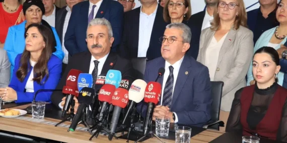 CHP Bursa’da Demokrasi ve Ekonomi Tehdit Altında!
