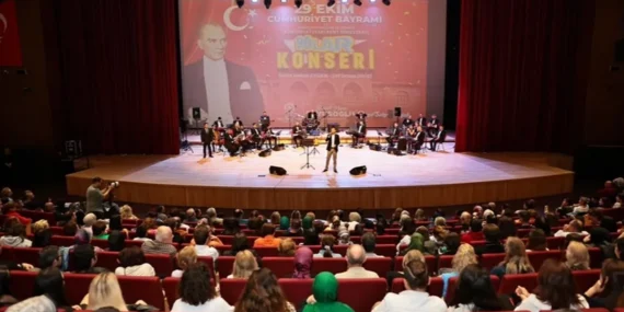 denizli-buyuksehir-den-cumhuriyet-in-102-yilinda-nostaljik-gece-1761367859-702_large.webp.webp