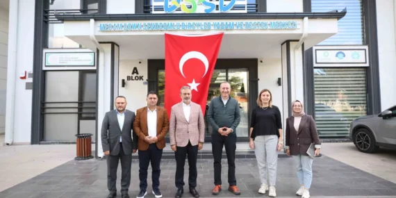 dosd-meram-iki-onemli-yazari-agirladi-1761315331-297_large.webp.webp