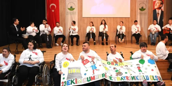 engelli-bireyler-bursa-osmangazi-de-cumhuriyet-bayramini-kutladi-1761657107-663_large.webp.webp