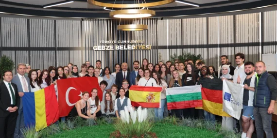 erasmus-ogrencileriyle-gebze-de-bulustu-1761646166-317_large.webp.webp