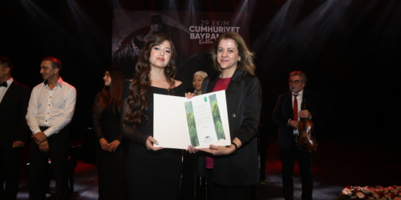 gaziantep-buyuksehir-den-29-ekim-e-ozel-turk-dunyasi-piyanistleri-bulusmasi-konseri-5-1761659000-195.jpeg