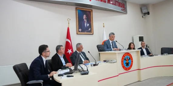 manisa-soma-da-enerji-ve-isinma-krizi-masaya-yatirildi-1761638750-43_large.webp.webp