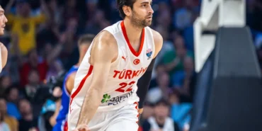 nba-tecrubesi-bursa-da-tofas-furkan-korkmaz-i-kadrosuna-katti-1761902114-9_large.webp.webp