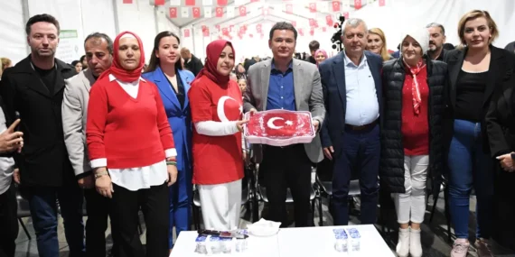osmangazi-de-cumhuriyetin-102-inci-yilina-ozel-cumhuriyet-kadinlari-festivali-1761403972-865_large.w.webp