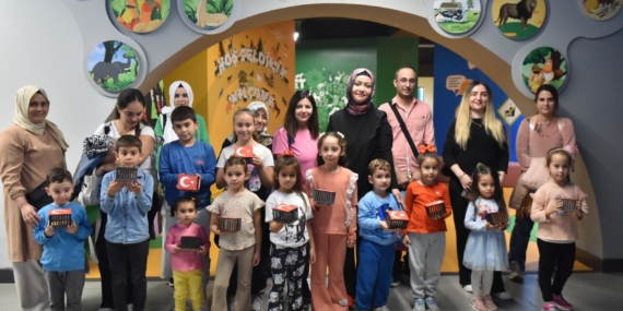 10-Kasimda-Kepezin-miniklerinden-Ataturke-sevgi-dolu-izler_8