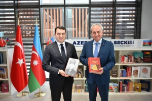 Antalya-Kutuphanesinde-Azerbaycan-Seckileri_4