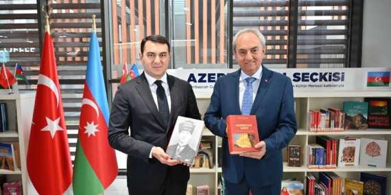 Antalya-Kutuphanesinde-Azerbaycan-Seckileri_4