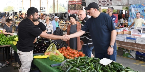 BAŞKAN KOTAN PAZAR ESNAFINI ZİYARET ETTİ (3)