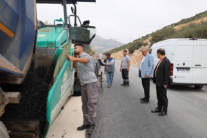 Elmalı Toptancı Hal Yoluna Sıcak Asfalt (4)