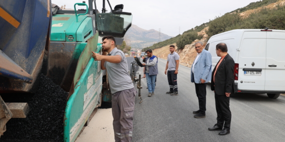 Elmalı Toptancı Hal Yoluna Sıcak Asfalt (4)