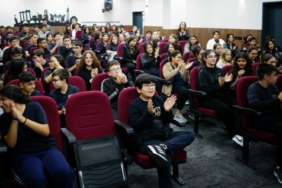 KONYAALTI BELEDİYESİ OKUL KÜTÜPHANESİNE KİTAP BAĞIŞI YAPTI (7)