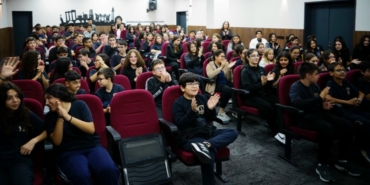 KONYAALTI BELEDİYESİ OKUL KÜTÜPHANESİNE KİTAP BAĞIŞI YAPTI (7)