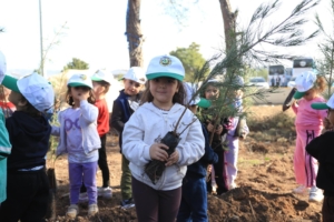Kepezli-Minikler,-yangin-sonrasi-orman-alanina-umut-dikti_6